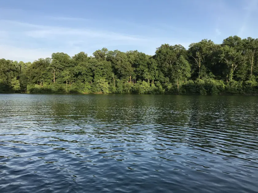 Year-round 3BR/2BA Lake front - Nolin State Park (1mile) -Mammoth Cave (30min) - Image 1