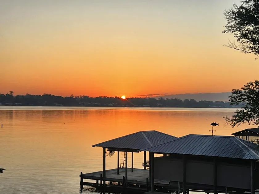 Scenic False River, Walk to local bar/grill, 35 minutes from LSU - Image 1