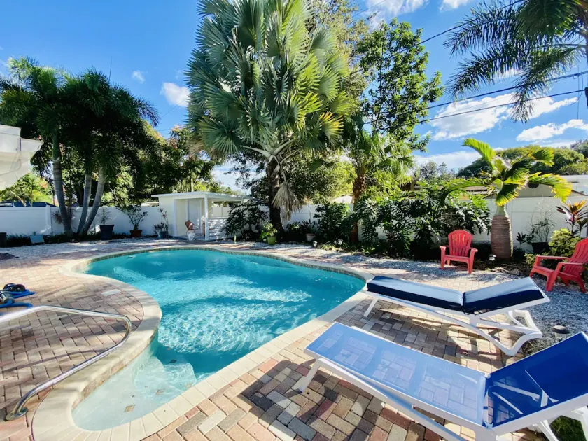 Charming Residential Home with heated outdoor pool, clean and cozy - Image 1