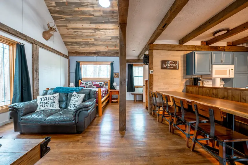 Whispering Pines Cabin at Patoka Lake - Image 1
