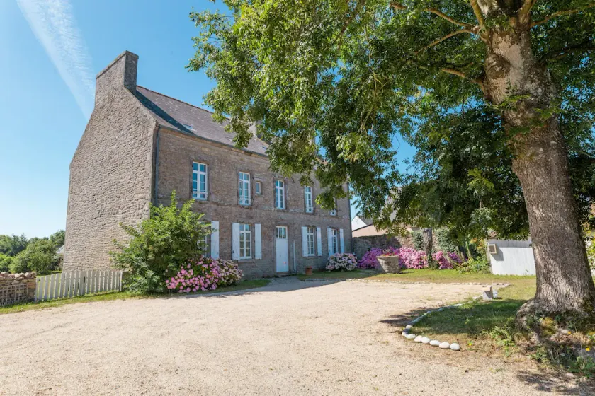 Large & Charming house / 5 mins from beach / 6 Bedrooms - Image 1