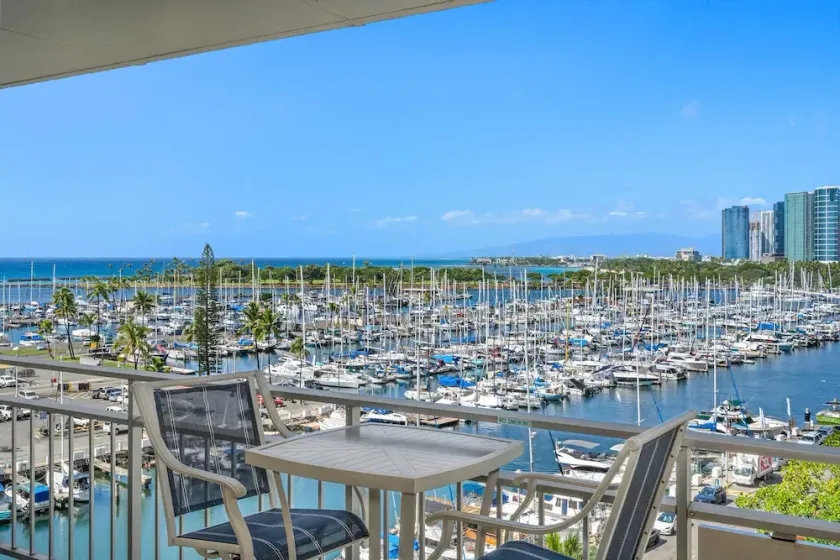 Ilikai 739 Ocean / Sunset / Marina Views - K Bed / Q Sofabed - New Remodel - Image 1