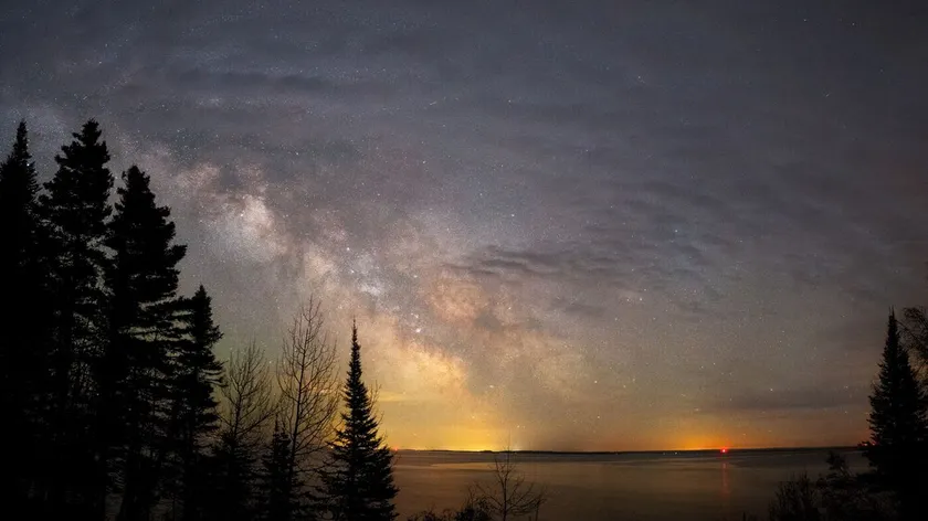 Take in Lake Superior breathtaking views! Centrally located with a Sauna and A/C - Image 1