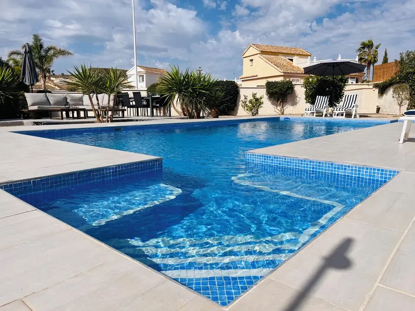 Beautiful Modern Villa, ESP & UK TV, WIFI, Aircon, Private Designer Pool & Golf - Image 1