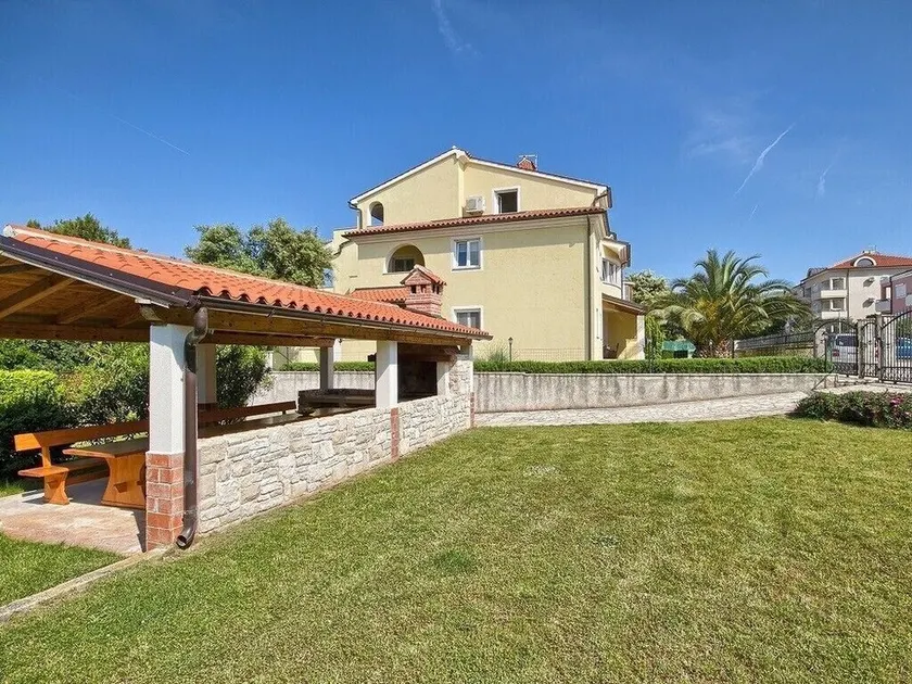 Apartments Anton, (13976), Premantura, hr - Image 1