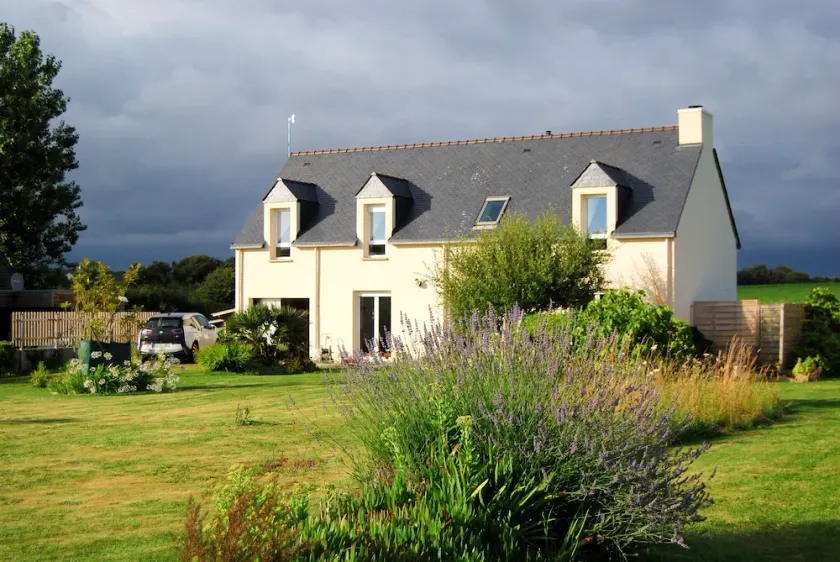 Family home- Charm of the countryside and  the wildness of the Ocean. - Image 1