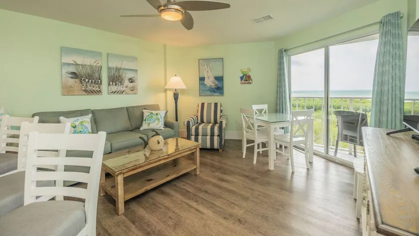 2405 Ocean Pointe Suites - Image 1