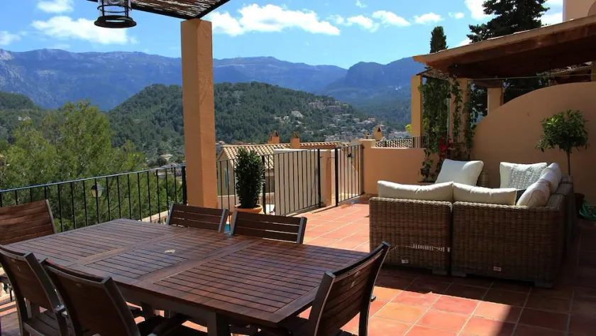 Smuk duplex med tre soveværelser og pool til leje i Port de Sóller - Image 1