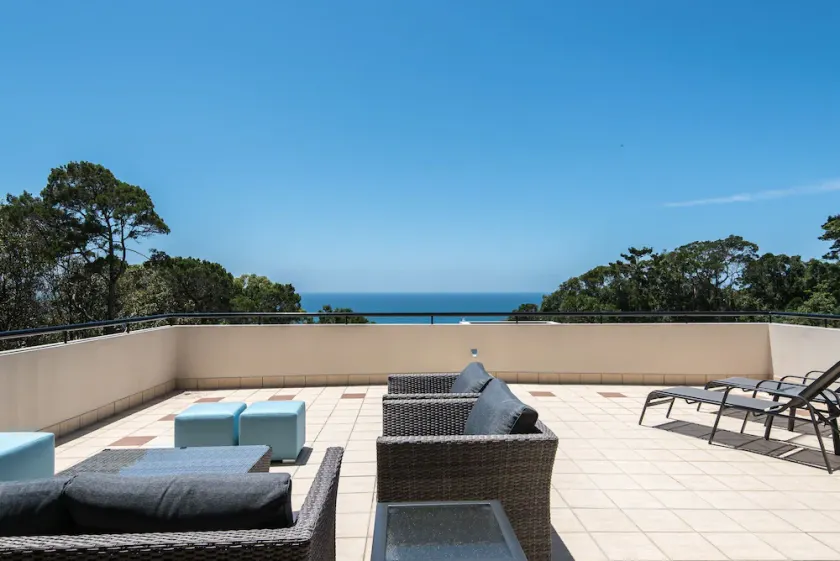 Superb location, wonderful views, delightfully comfortable - Image 1