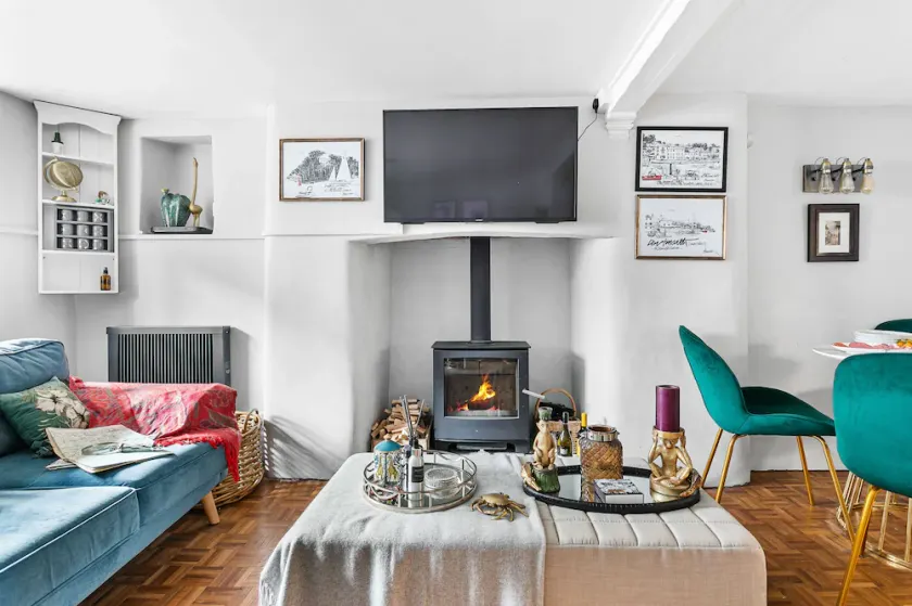 Crooks Cottage (Dittisham) - sleeps 4 guests  in 2 bedrooms - Image 1