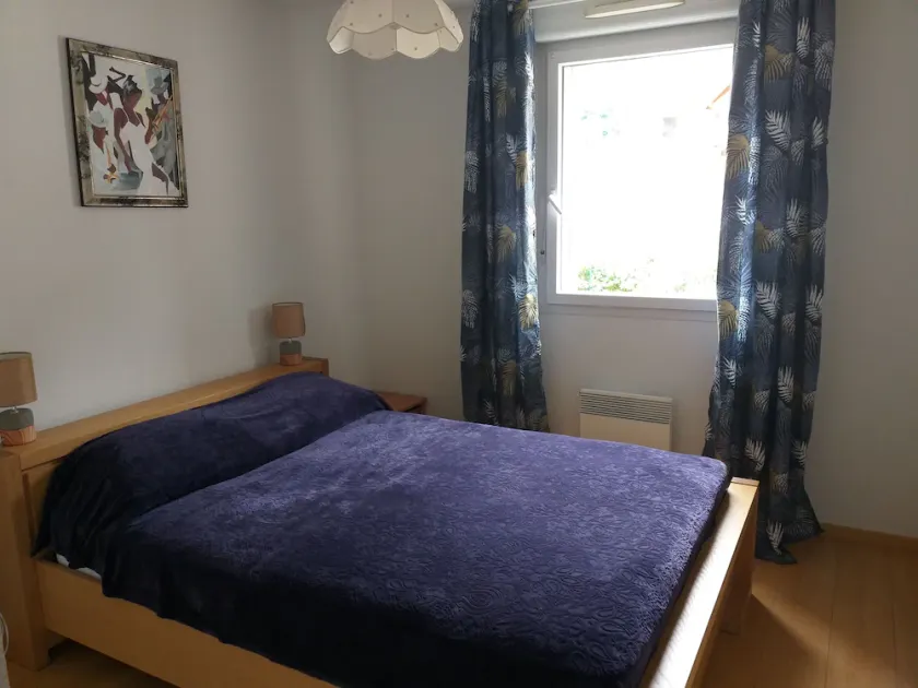 Very quiet and secure Apt 5mn walk from terms - Image 1