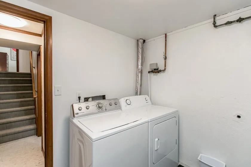 Mid-Century Style & Class In Quiet NE Location - Image 1