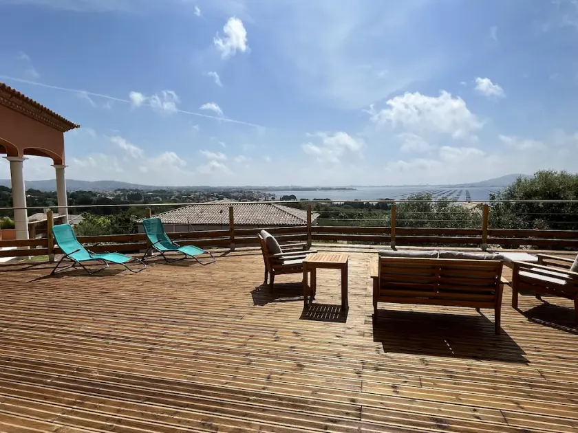 Villa with infinity spa pool and breathtaking views - Image 1