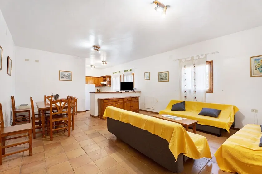 Casa vacanze 'Casa Epina' con vista montagna e terrazza privata - Image 1