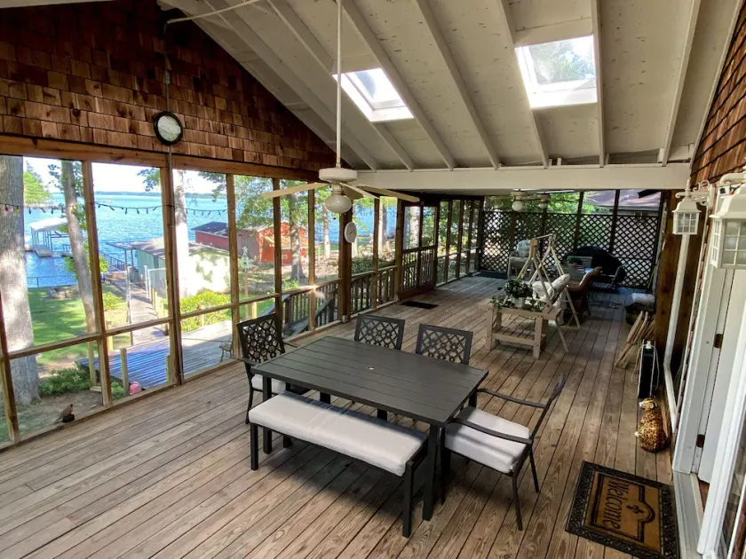 Fantastic get away house on lake - Image 1