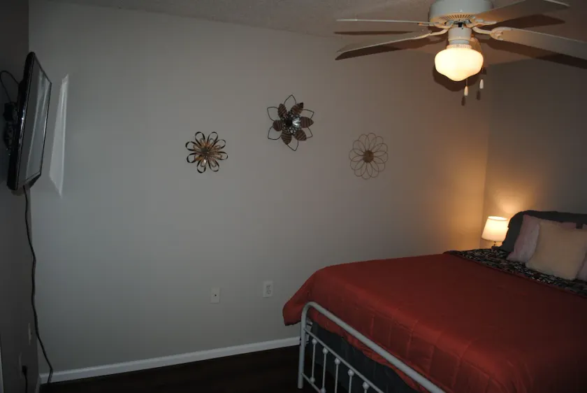 Quit, Cozy, Pet Friendly Condo - Image 1