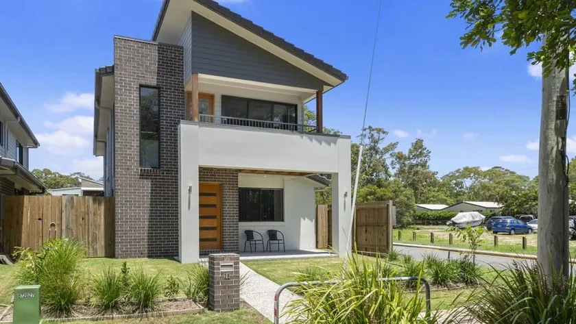 FAMILY BEACH HOLIDAY HOUSE - Image 1