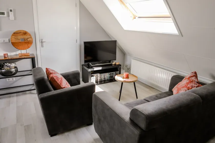 Nieuw en Volledig Uitgerust Appartement op de 1e Verdieping - Image 1
