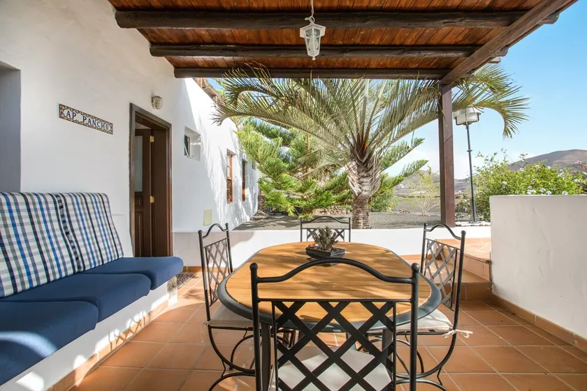 Rural Apartment \"Pancho\" with Patio, Volcano Views & Wi-Fi - Image 1