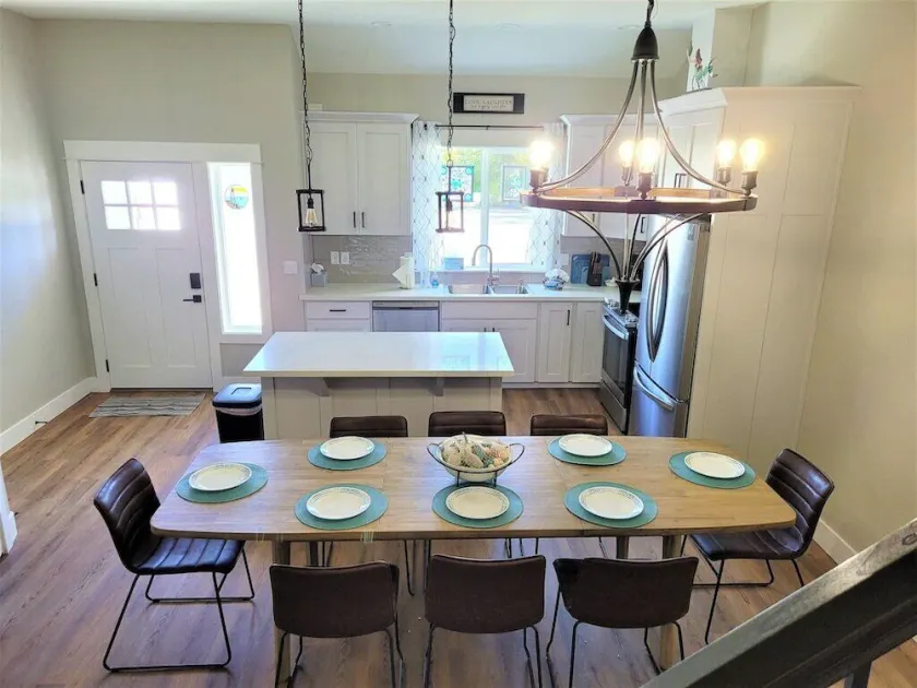 Newer Townhouse A/C DogFriendly BeachPath Xbox Shuffleboard Pacman PingPong EVch - Image 1