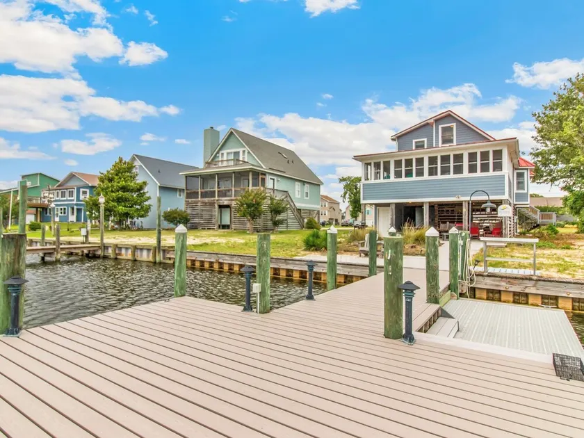 5525 Westwind * Waterfront - Image 1