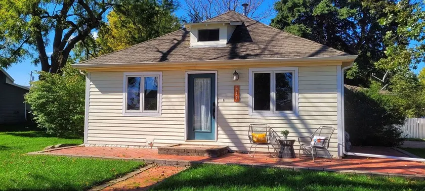 Charming Gretna Bungalow Between Omaha and Lincoln - Image 1