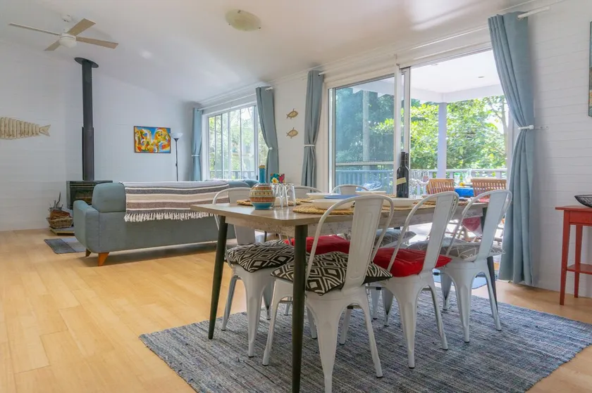 Castaway Macmasters Beach House | Opposite beach path | Pet friendly - Image 1