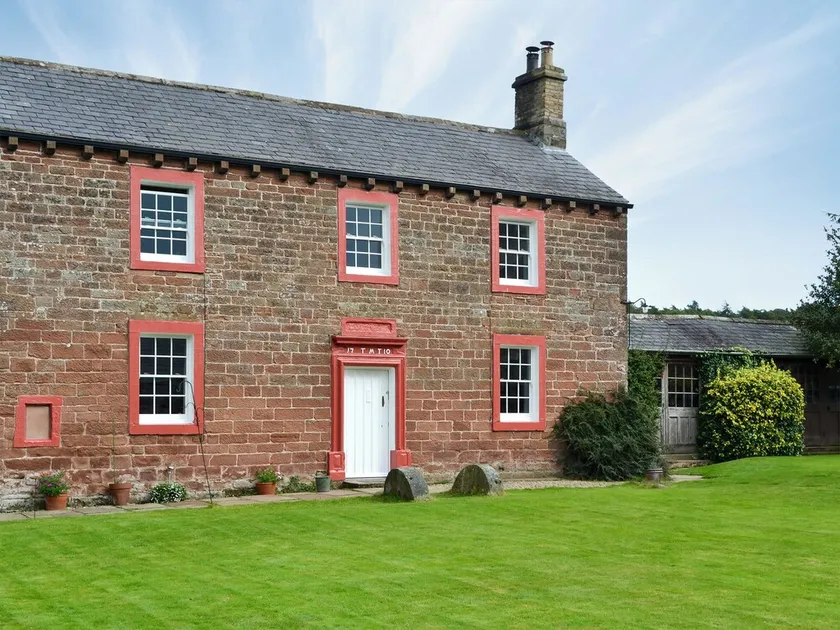 2 bedroom accommodation in Greenwell, near Brampton - Image 1