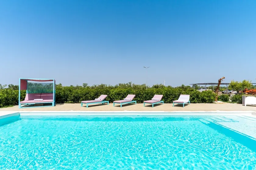 Appartamento vacanze \"Le Scuderie 4\" con piscina condivisa, terrazza condivisa e Wi-Fi - Image 1