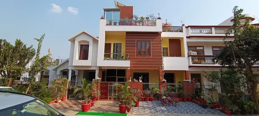 4 BHK 4 T 4000 sqft. Luxurious Villa - Image 1
