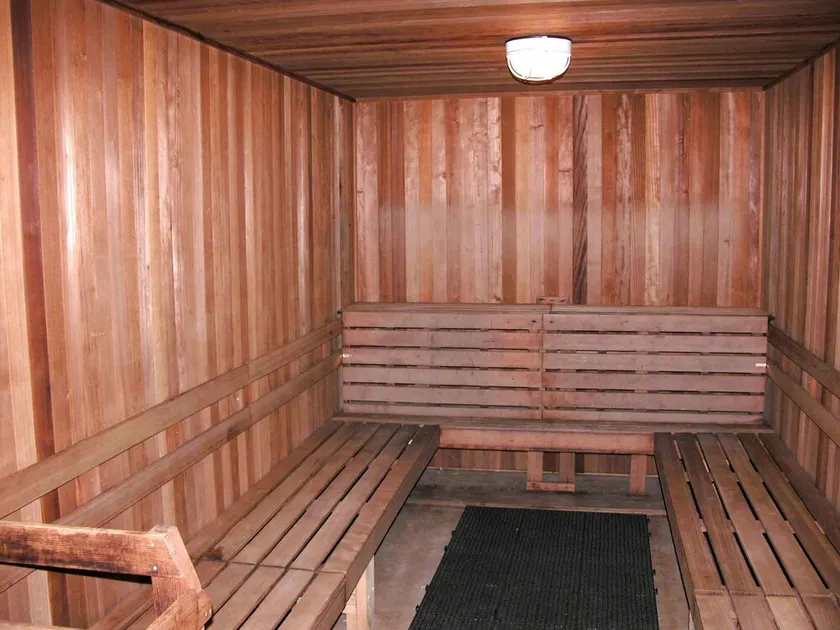 Luxury Condo w/ FREE WiFi, Parking, Heated Pool, Hot Tubs, Skier Shuttles - Image 1