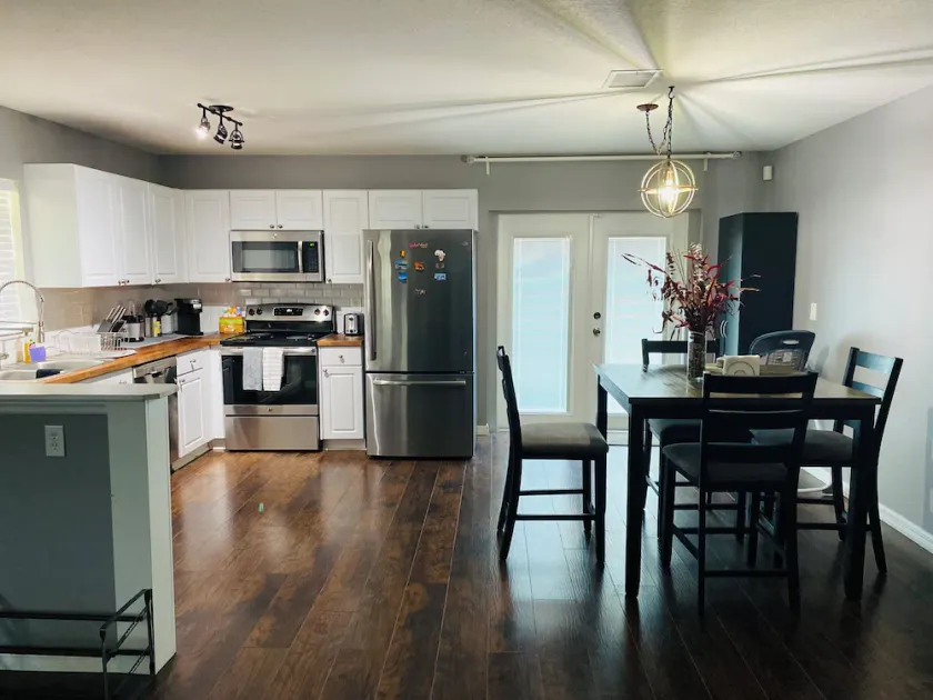 Beautiful Home Near Ybor City & Downtown Tampa - Image 1