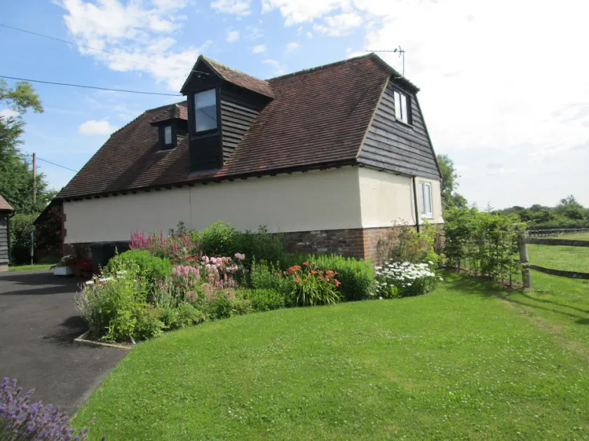 Barn conversion in beautiful, peaceful, rural location with stunning views. - Image 1
