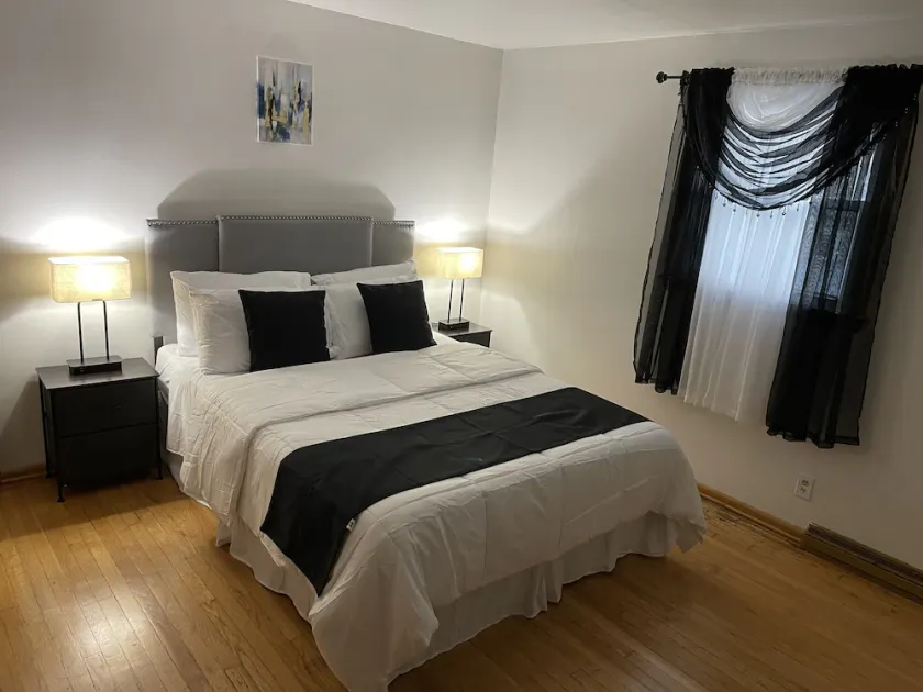 Elite Casa Collection -free coffee, parking, and Wi-Fi - Image 1