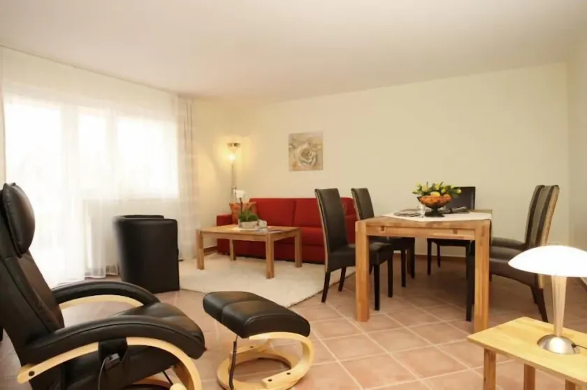 Large apartment for up to 8 people. WiFi and 1 parking space included - Image 1