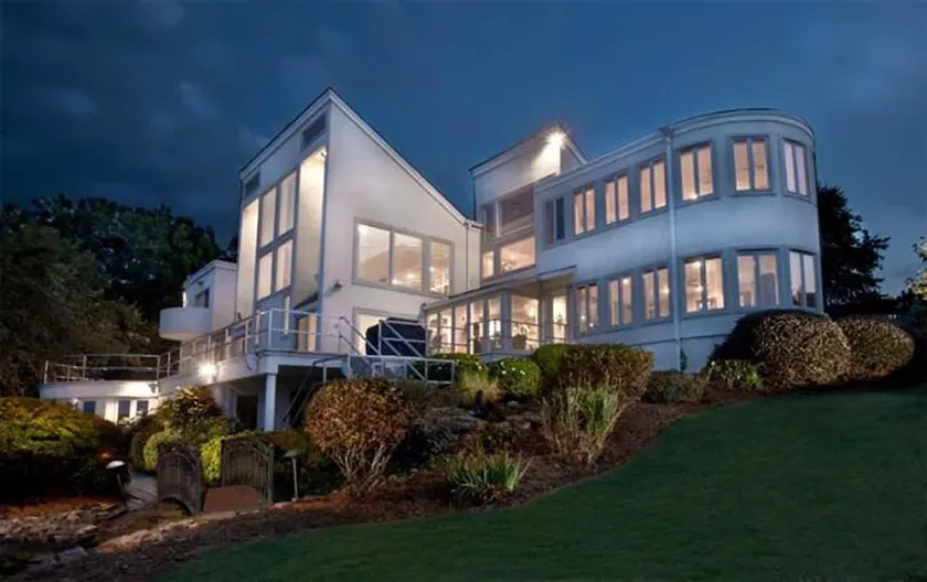 \"Anwesen am See\"! 7 BR / 7 BA (6 Suiten) Über 8.400 Quadratmeter! Privater Pool! - Image 1