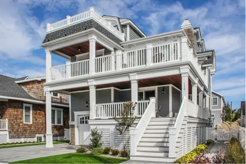 159 26th Street - Spacious home in the heart of Avalon, two blocks to beach. - Image 1