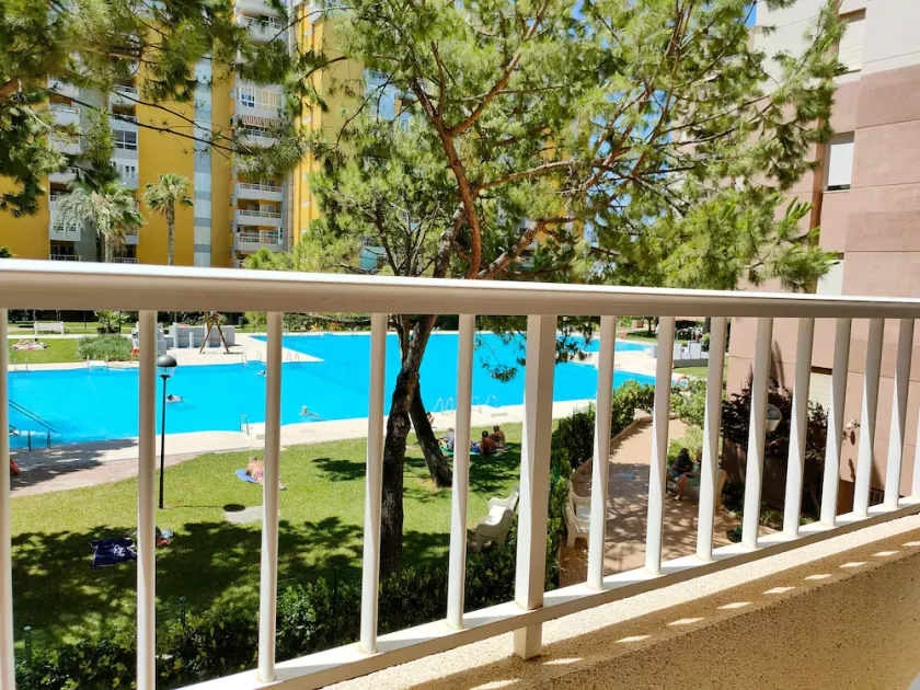 Global Vacacional, Apartamento con piscina en Residencial Brezo - Image 1