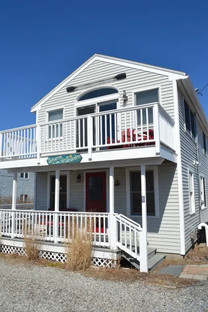 Hyggeligt strandhus kun få skridt fra stranden - Image 1