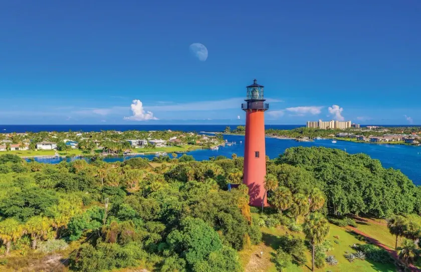 Beautiful Jupiter 3/2.5 + Loft Condo only steps from the beach on Carlin Park! - Image 1