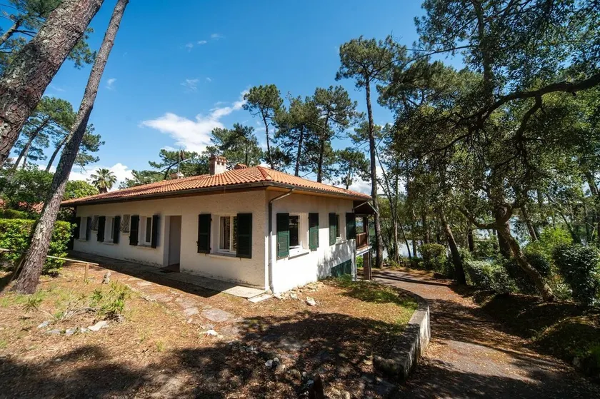 Villa LE MENEZ pour 10 pers sur grand terrain avec vue sur le lac - Image 1