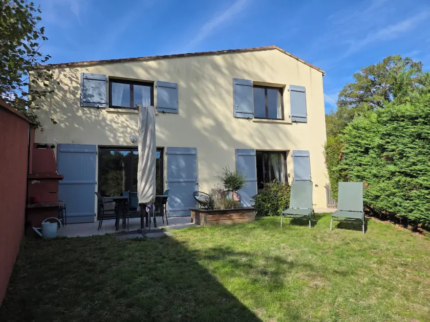 Komfortabelt landligt sommerhus på bredden af Nantes Sèvre nær Puy du Fou - Image 1