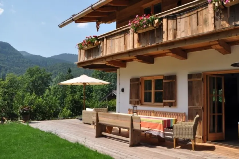 Exclusive country house, modern with old wood in chalet style, sauna and terrace - Image 1