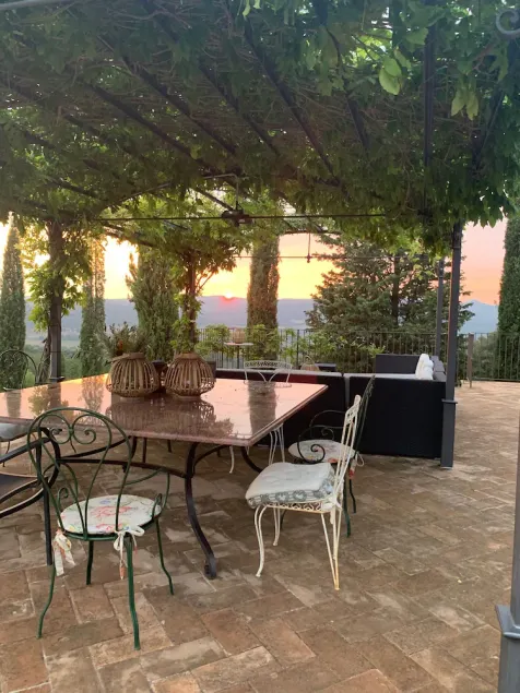 A luxury retreat in the hills of Montalcino - Image 1
