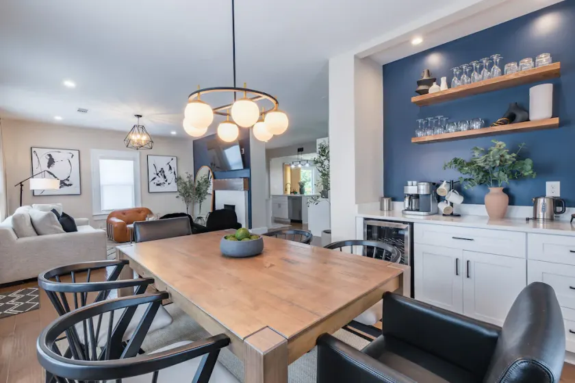 Chic 4BR/3BA House – 10 min to Mercedes‑Benz – Private Deck + BBQ - Image 1