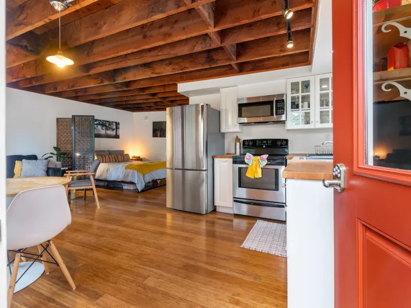 Tiny House i Alameda / Alberta Arts ~ Dog Friendly - Image 1