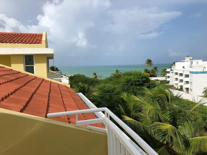 Newly Remodeled Beach Access Penthouse Apartment - Image 1
