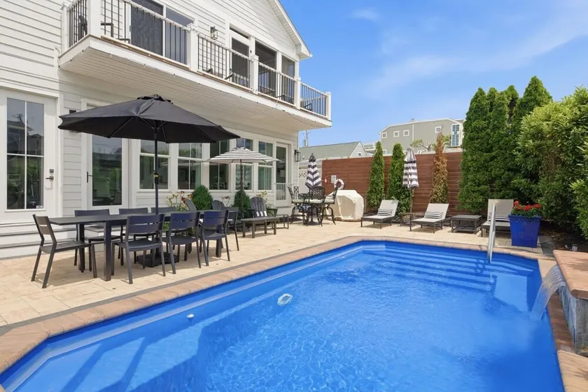 Schritte zum Strand! Privatunterflur-Pool, Roof Top Deck w / Oceanviews! - Image 1