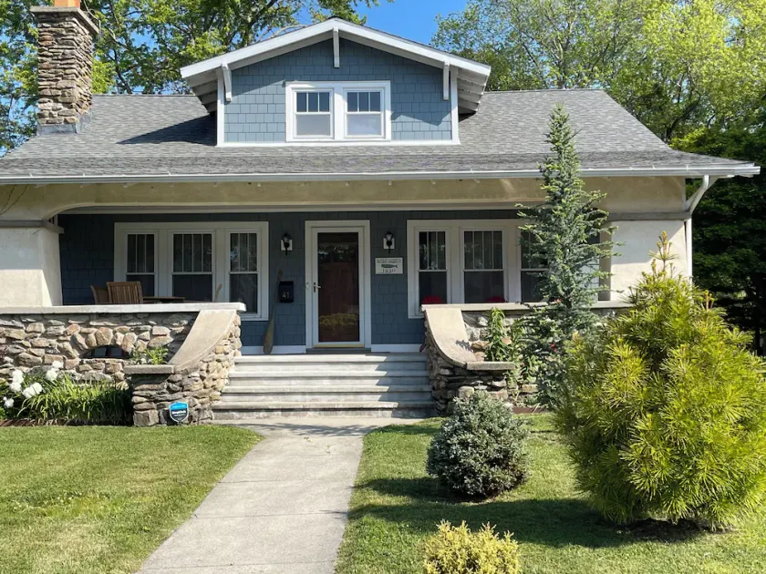 Stylish 1920s Craftsman Bungalow; tastefully appointed. - Image 1
