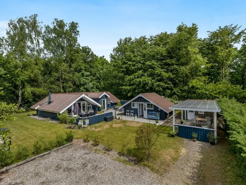 \"Fenna\" - 30km from the sea by Interhome - Image 1